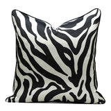 Zebra Luxe Jacquard Kussenhoes – Modern Minimalistisch Afrikaans Design | Zwart-Wit
