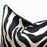 Zebra Luxe Jacquard Kussenhoes – Modern Minimalistisch Afrikaans Design | Zwart-Wit
